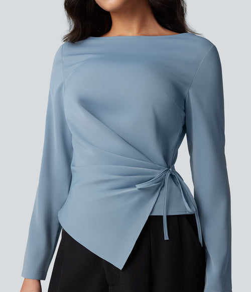 Blouse esprit bureau défroissage facile, encolure bateau, manches longues, fronces et lien côté