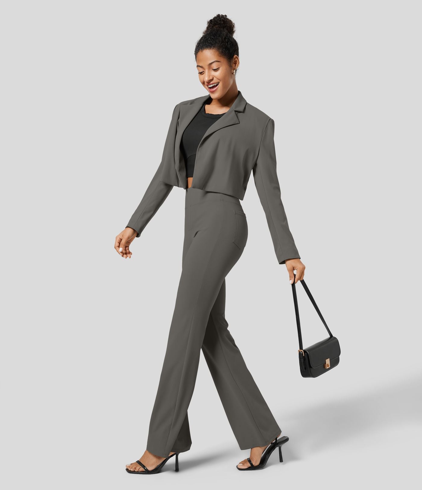 Pantalon tailleur légèrement évasé taille haute avec poches arrière Halara Flex™