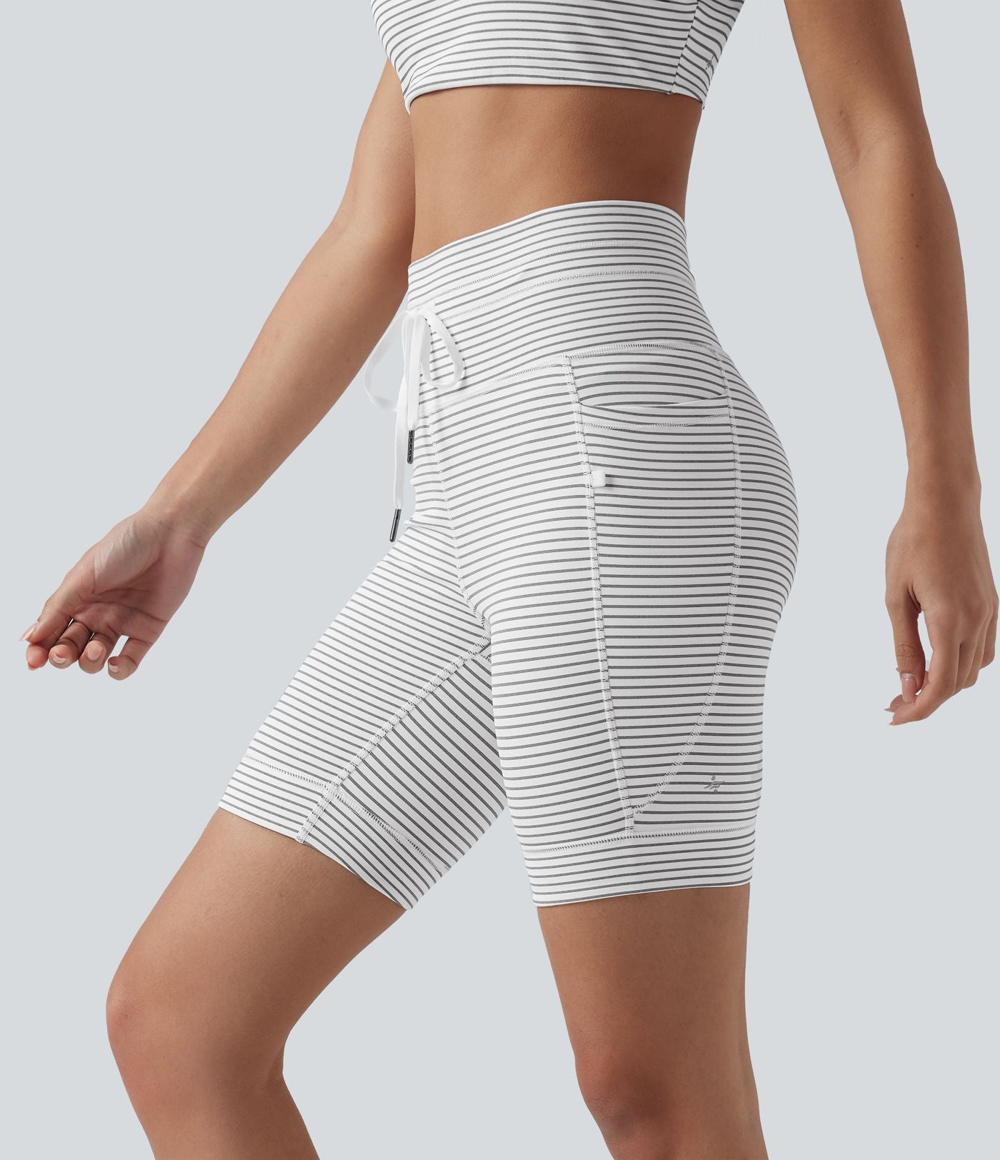 Short cycliste de yoga taille haute à rayures avec cordon de serrage 17,5 cm et poches