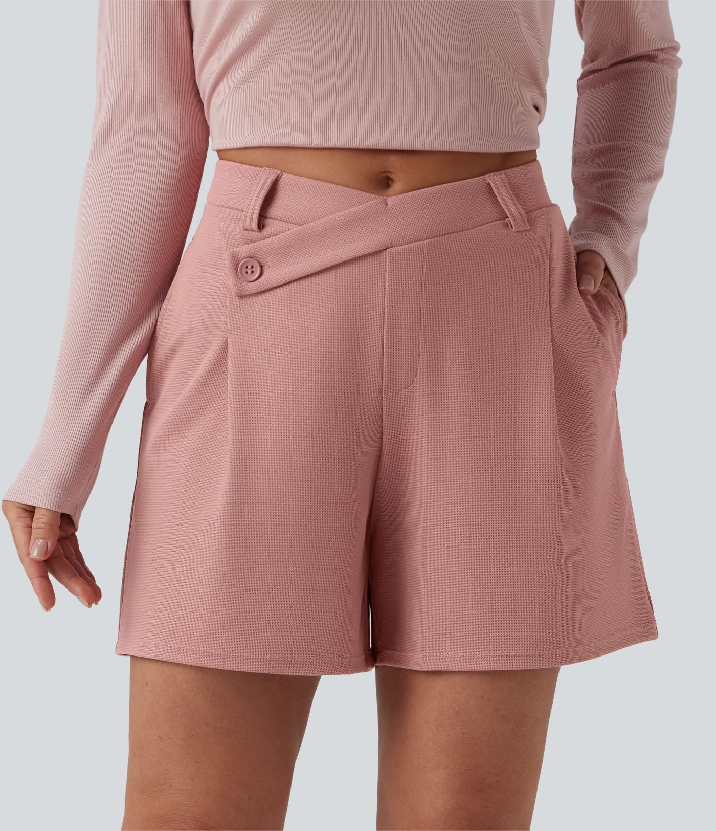 Short ample tailleur mi-taille asymétrique en tissu gaufré 12,5 cm avec poches