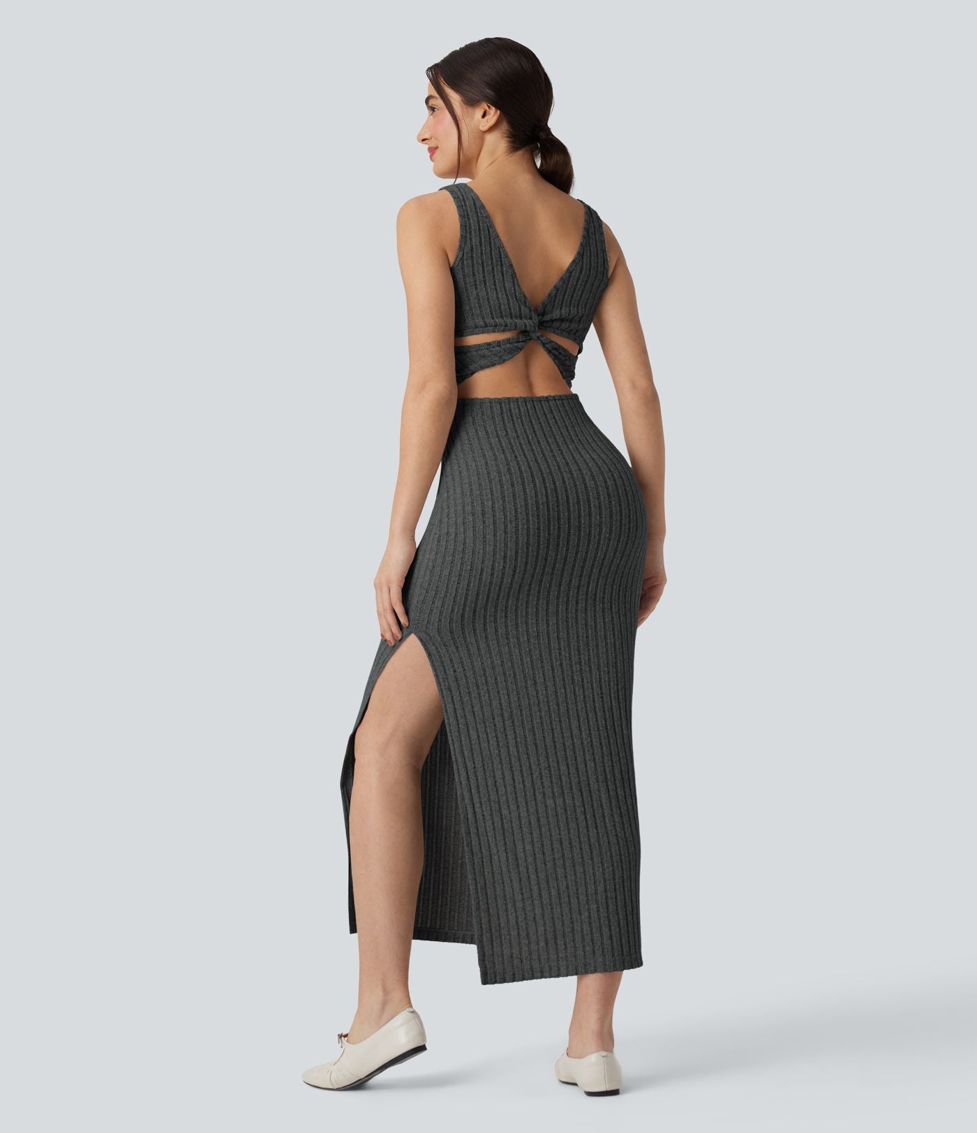 Robe longue moulante décontractée maille côtelée col carré sans manches dos torsadé avec fente