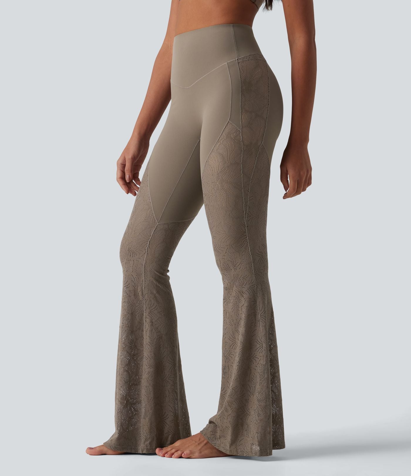 Pantalon de yoga évasé gainant taille haute avec dentelle contrastée et poche Halara UltraSculpt™