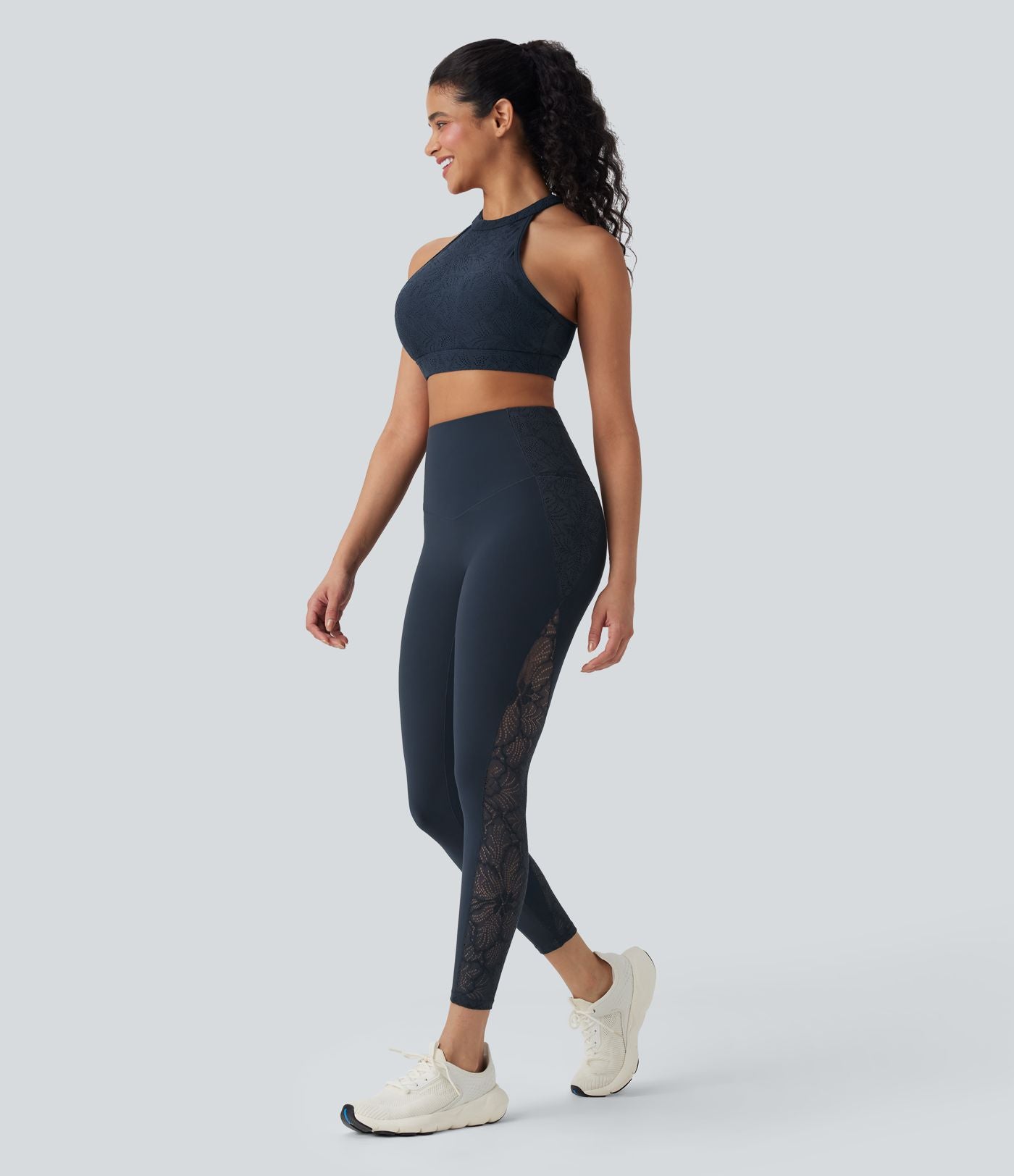 Legging d'entraînement gainant taille haute avec détails dentelle contrastée et poches Halara UltraSculpt™