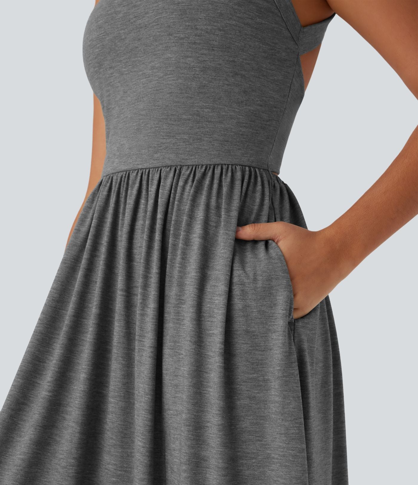 Robe longue fluide fendue avec poches latérales, dos nu et effet torsadé