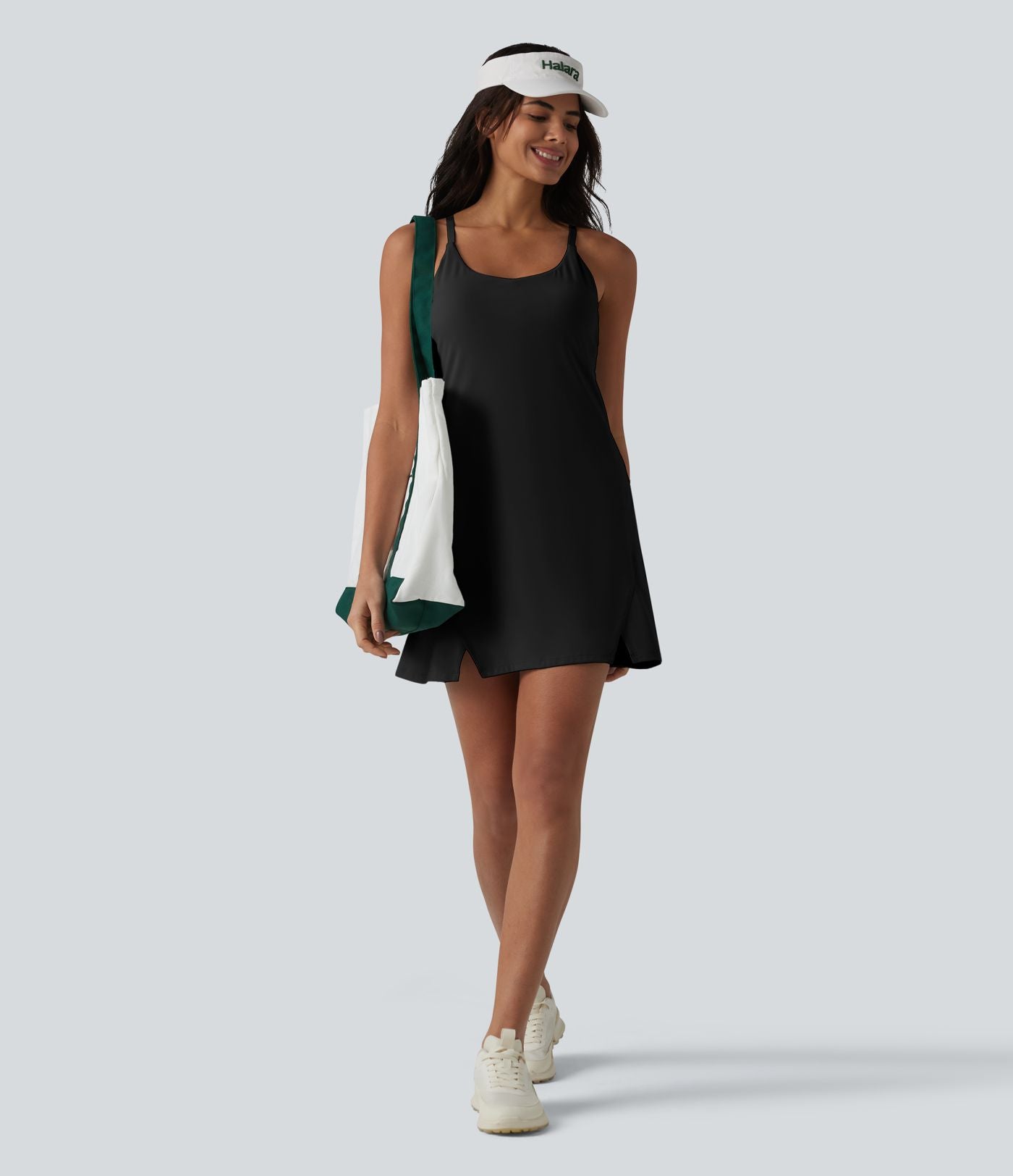 Robe de sport mini SoftlyZero™ Airy 2-en-1 effet frais InstantCool à bretelles, dos nu et poches, accès facile Easy Peasy