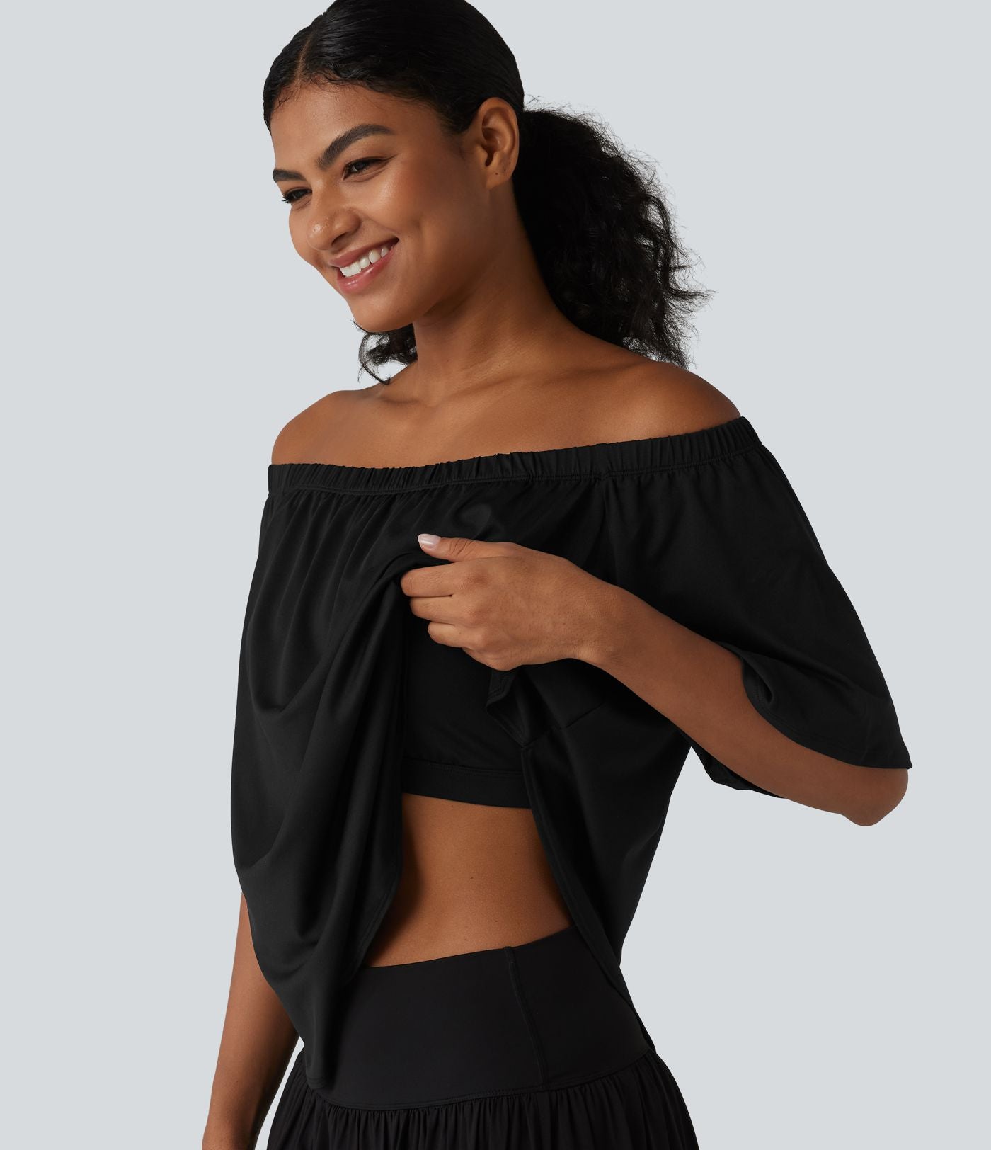 T-shirt épaules dénudées manches courtes avec fente, ourlet arrondi et soutien-gorge intégré coupe décontractée