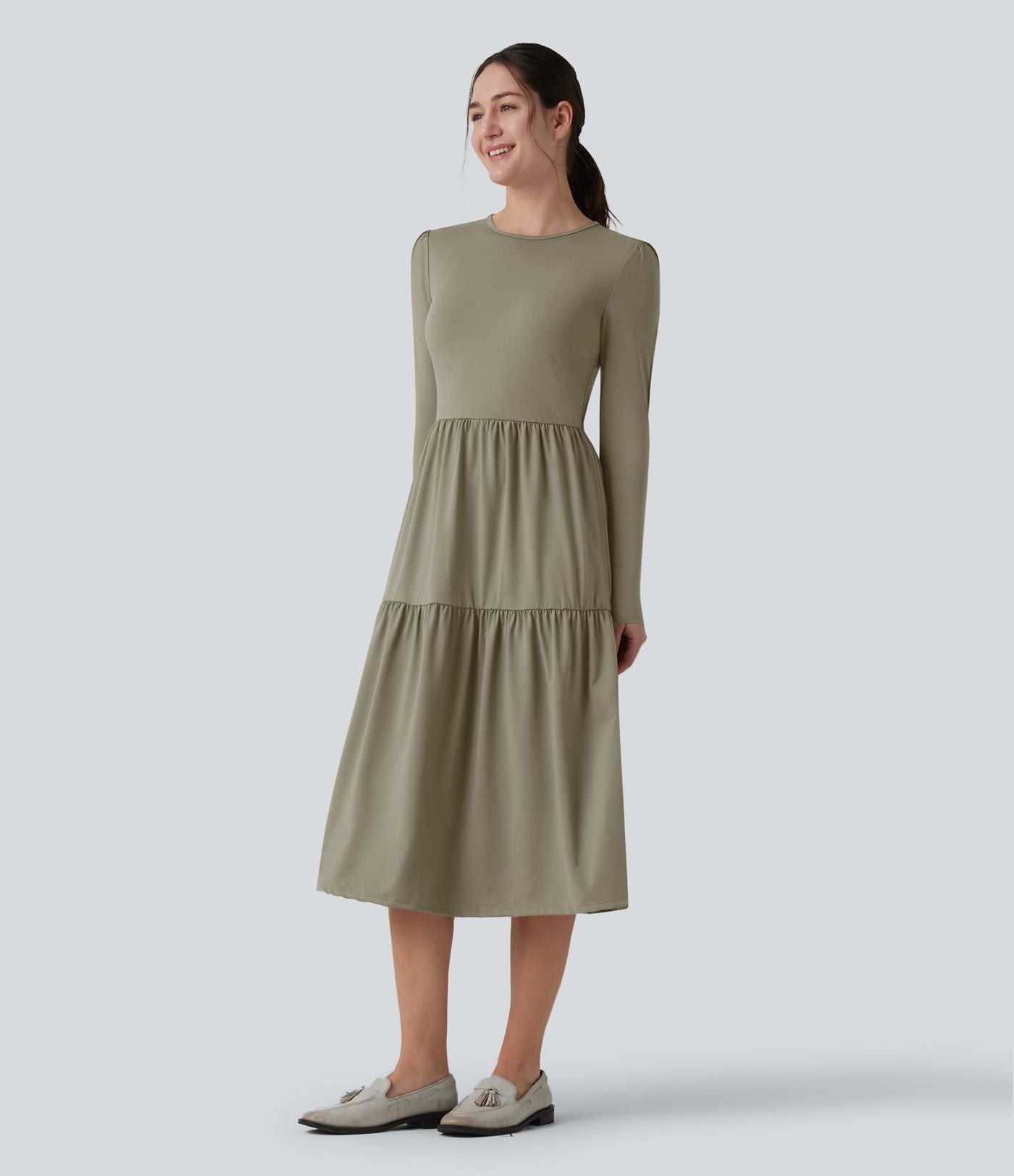 Robe tailleur mi-longue col rond manches longues ourlet à volants étagés