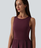 Robe mi-longue décontractée col rond sans manches découpes