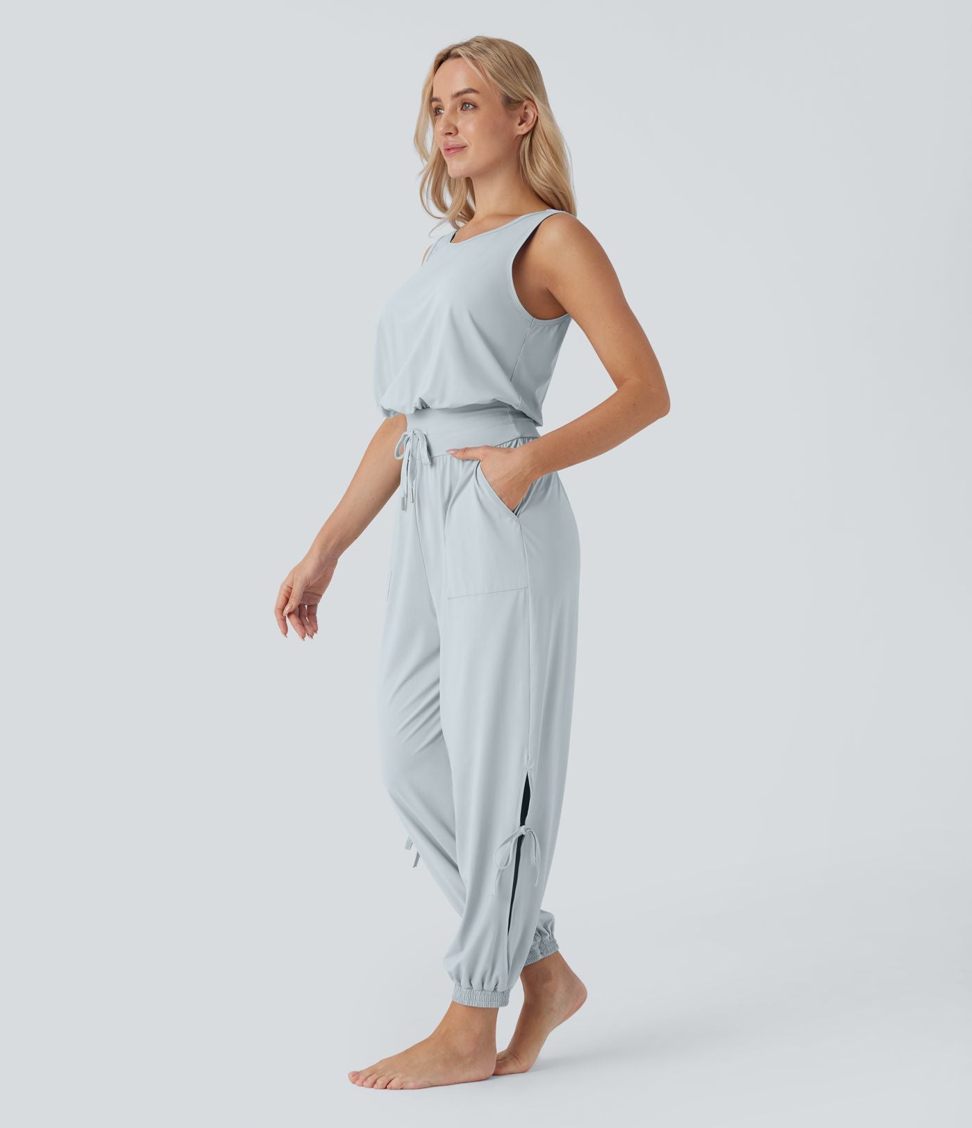 Combinaison de yoga col bateau sans manches dos nu avec découpes et poches latérales à cordon de serrage effet frais InstantCool, protection solaire UPF50+