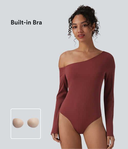 Body SoftlyZero™ Airy décontracté asymétrique à épaule dénudée manches longues effet frais InstantCool avec brassière intégrée