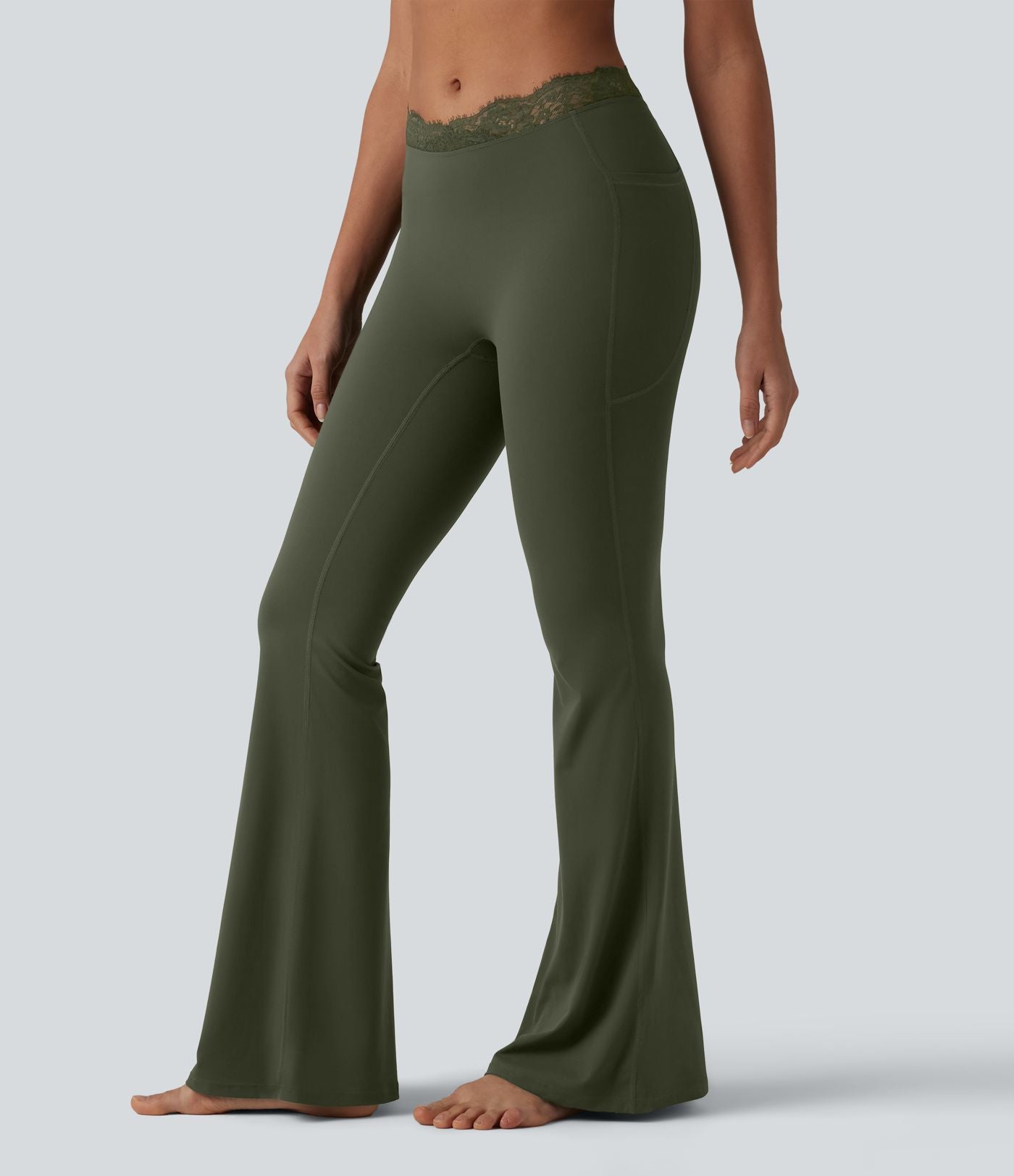 Halara UltraSculpt™ Legging évasé de yoga taille haute en V avec dentelle contrastée et poches