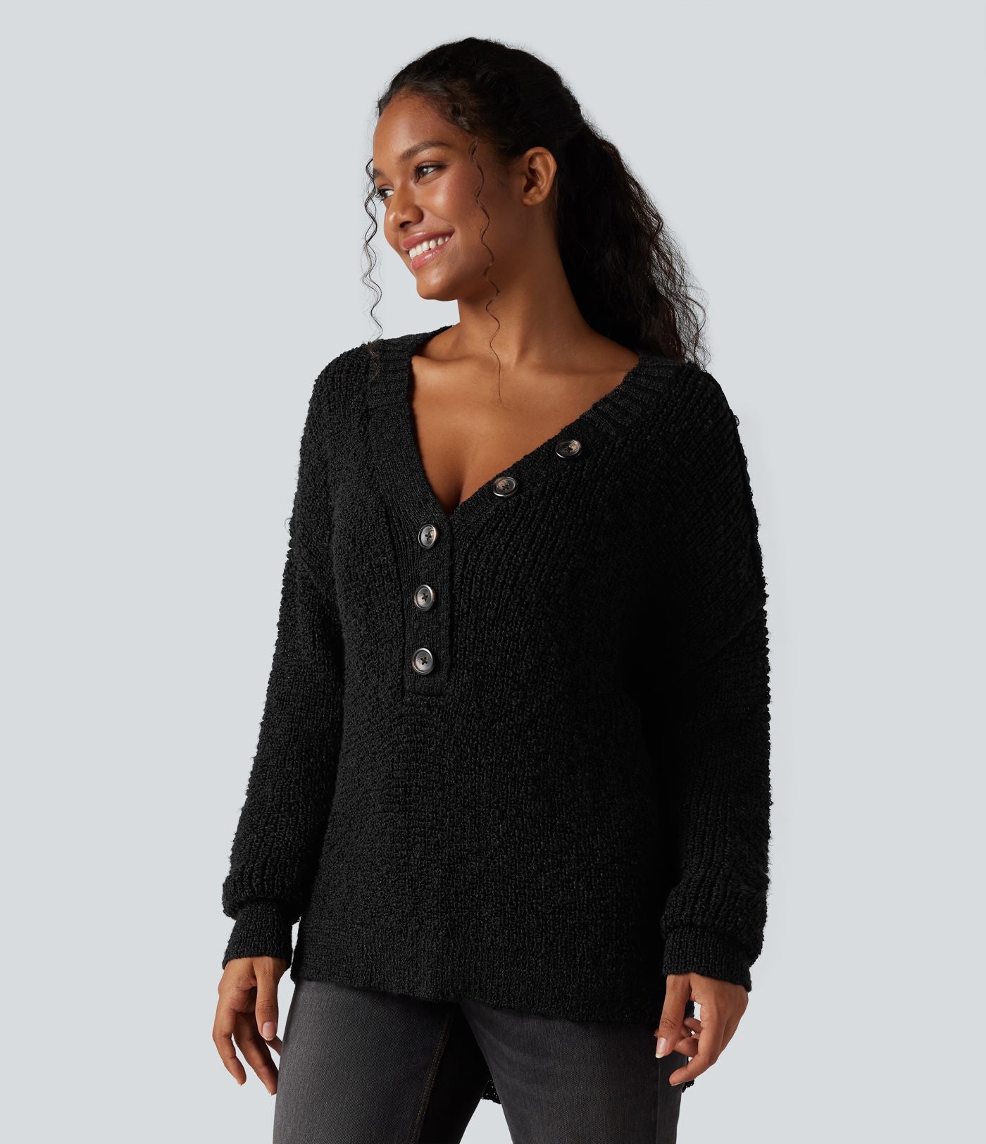 Pull décontracté à décolleté en V, manches longues et ourlet asymétrique
