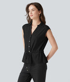 Chemise tailleur sans manches col V avec braguette boutonnée et cordon