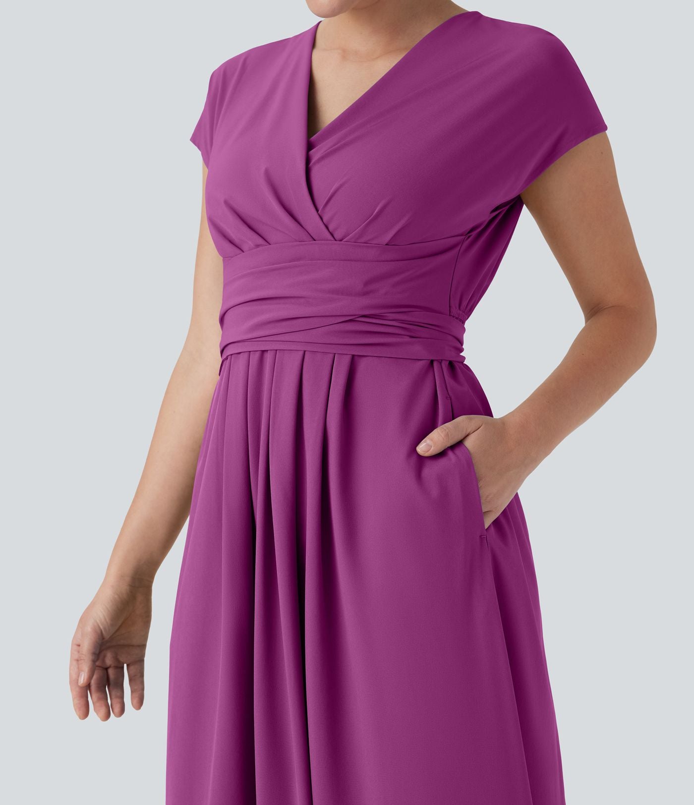 Robe midi Breezeful™ col V manches courtes à liens dans le dos séchage rapide avec poches latérales