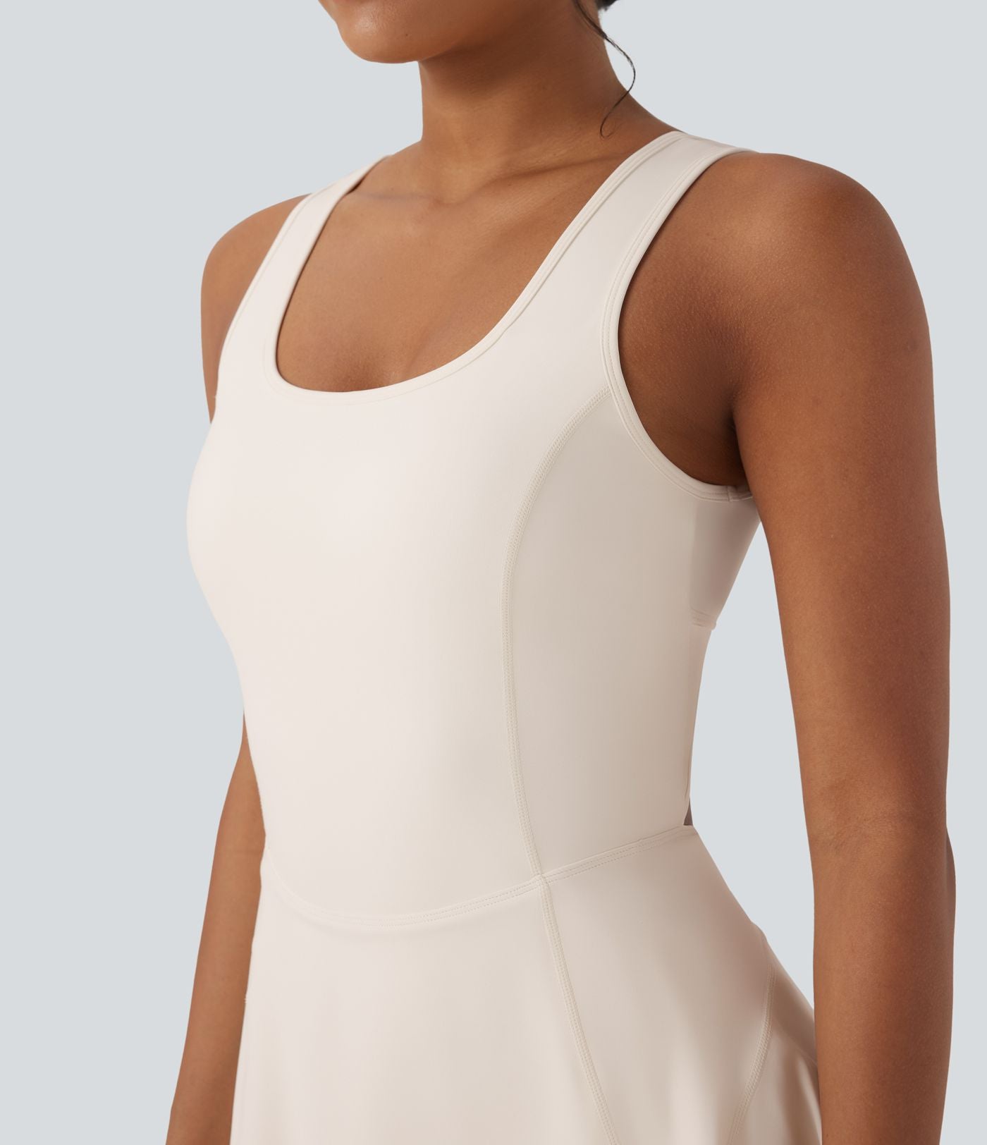 Robe SoftlyZero™ Airy de danse mini 2-en-1 dos nu, col U, bretelles croisées, poches latérales et effet frais InstantCool, accès facile Easy Peasy