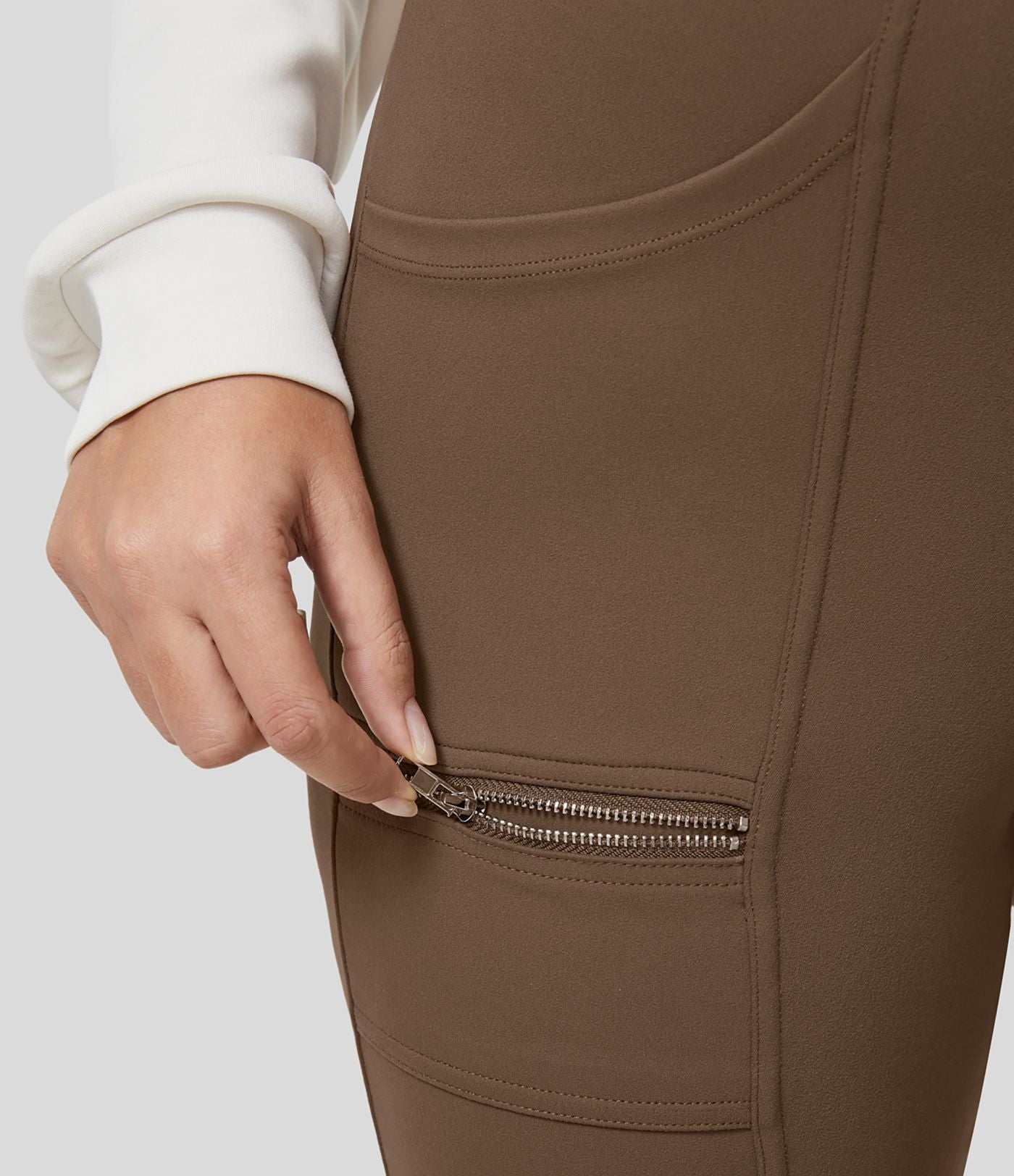 Pantalon ajusté taille haute zippé avec poches
