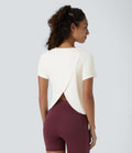 Haut de sport yoga à manches courtes avec ourlet fendu, effet frais InstantCool et mesh contrastant, protection solaire UPF50+