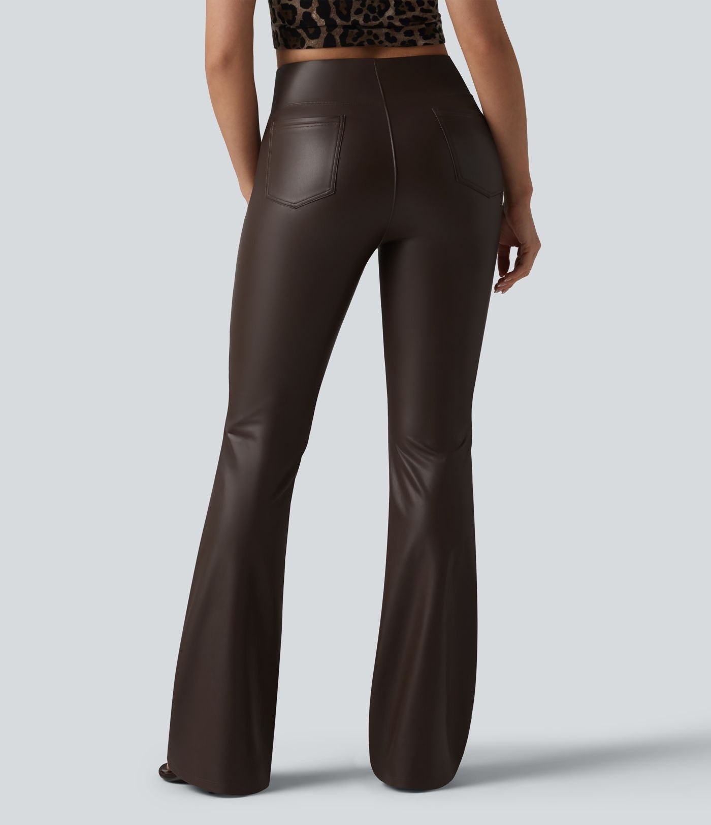 Pantalon décontracté taille haute, coupe bootcut, en PU extensible avec poches