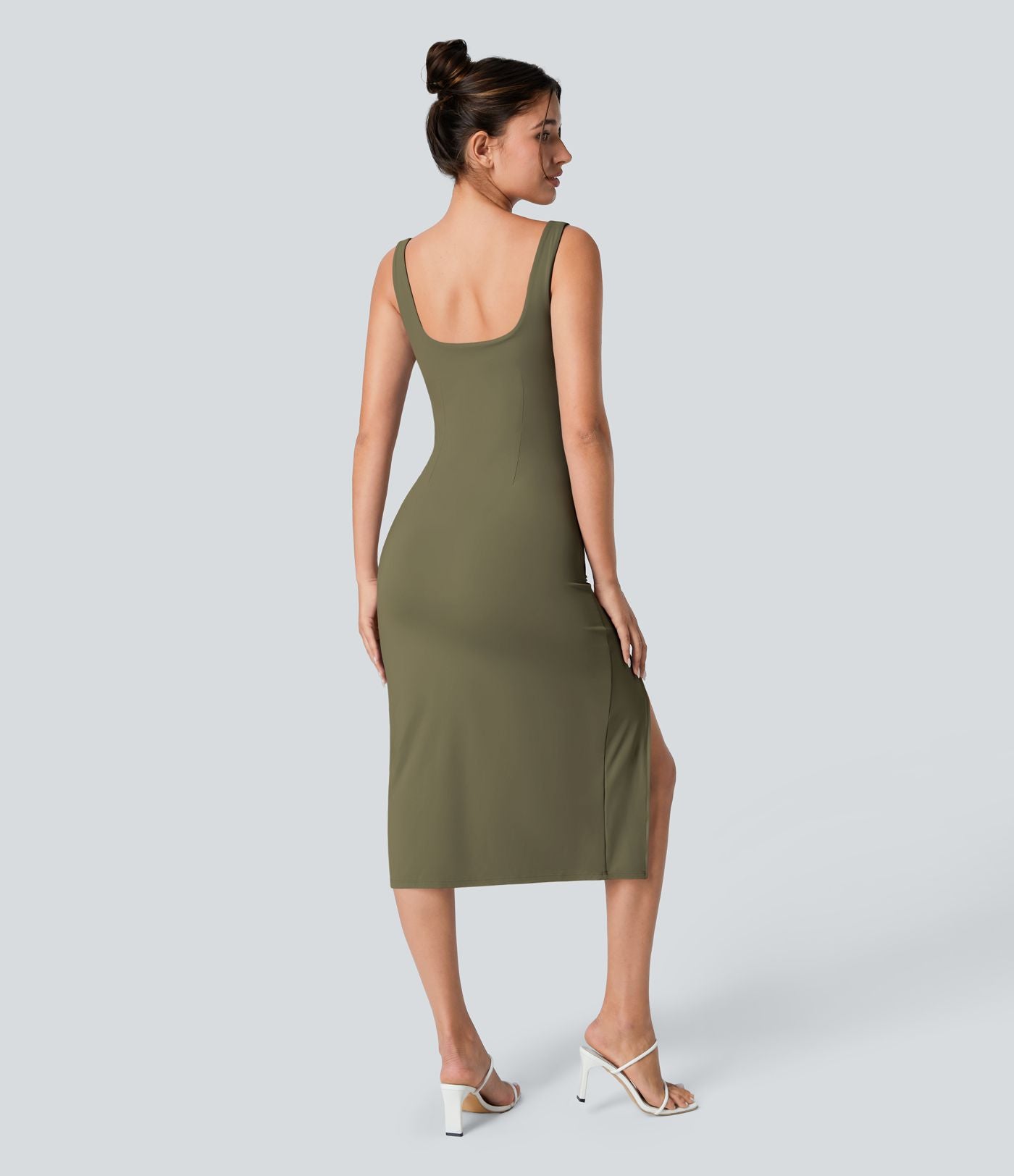 Robe corset midi moulante ruchée à encolure carrée, dos nu, brassière intégrée