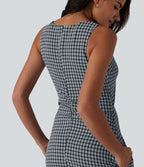 Robe mini casual sans manches col bateau à carreaux vichy, avec poches