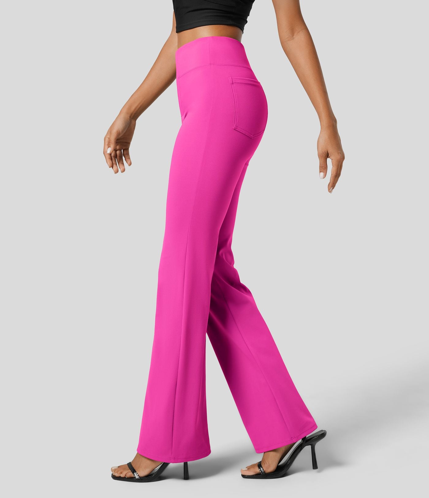 Pantalon tailleur légèrement évasé taille haute avec poches arrière Halara Flex™