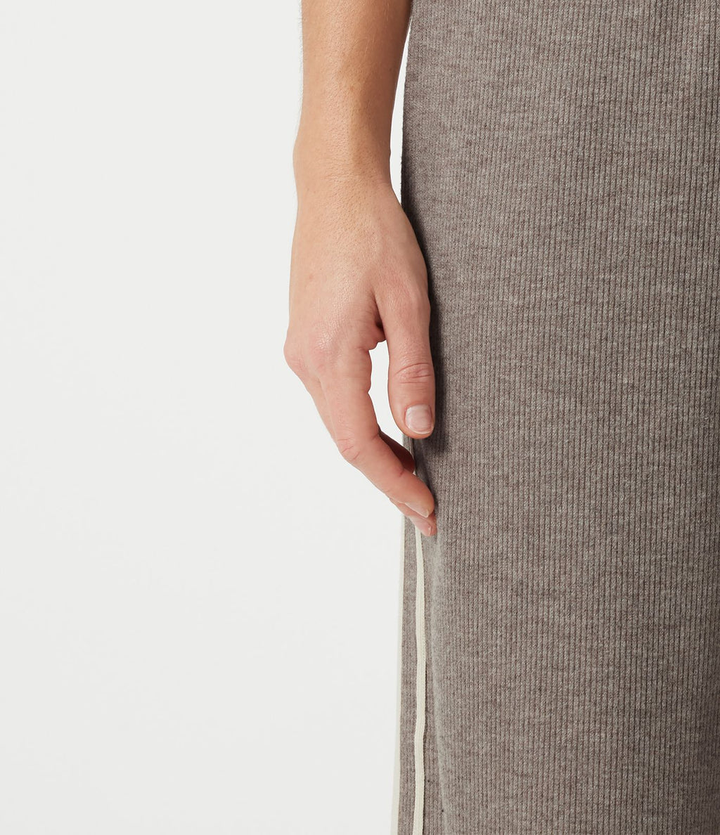 Pantalon baggy côtelé taille haute gainant avec cordon ajustable, bandes latérales et poches