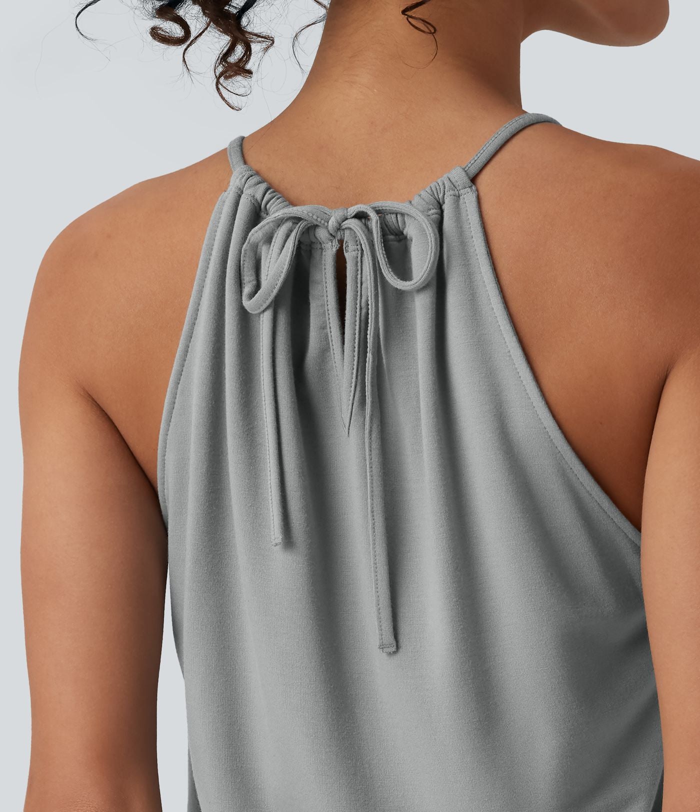 Combishort casual plissé col licou sans manches avec dos à nouer et poches – Easy Peasy