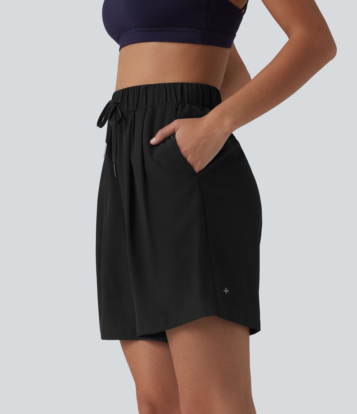 Short de yoga plissé taille haute avec ceinture élastique, cordon de serrage et poches 17,5 cm