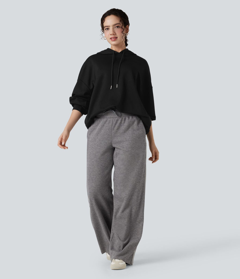 Sweat-shirt à capuche manches longues avec poches