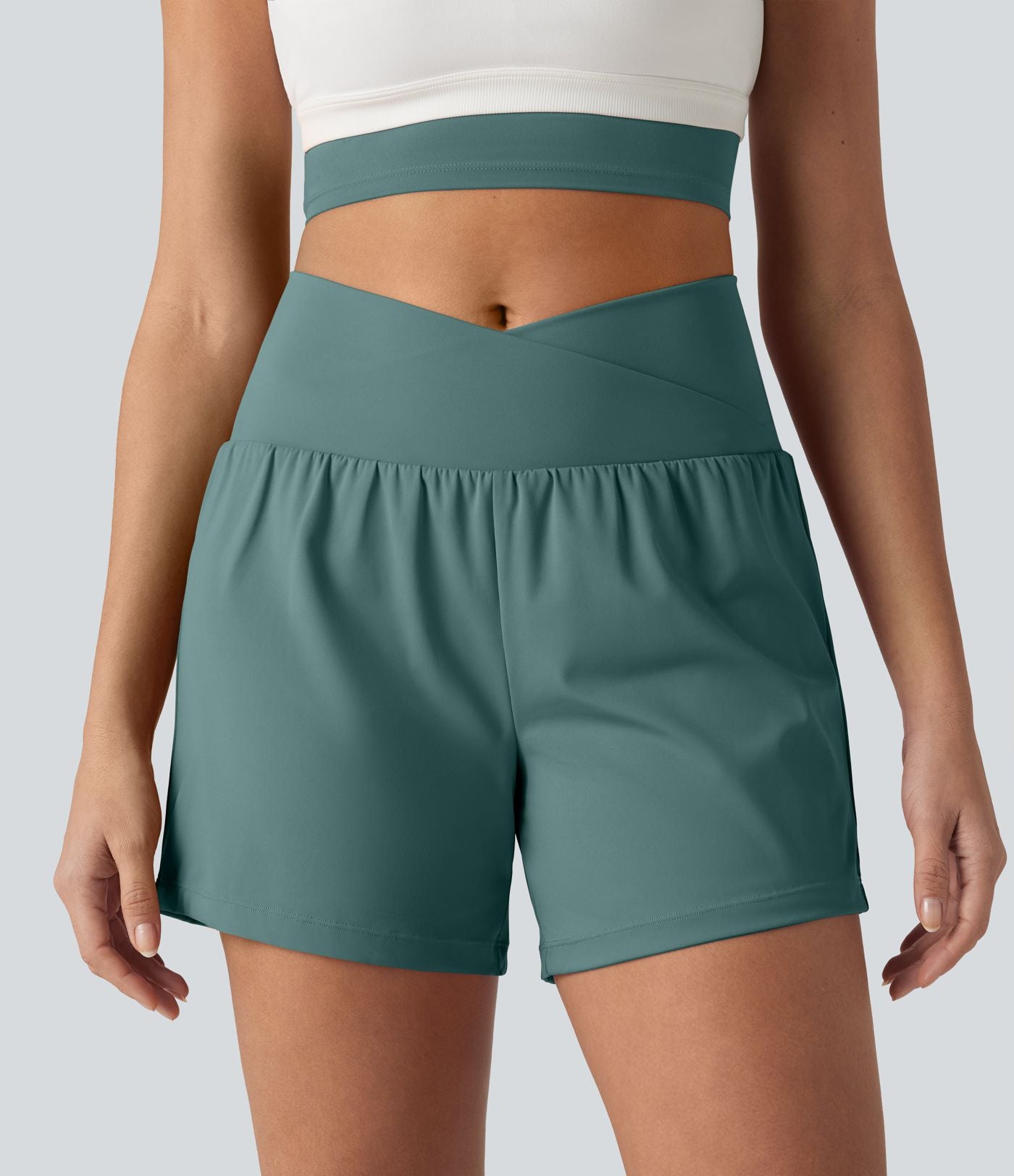 Short de yoga SoftlyZero™ Airy croisé taille haute 2-en-1 effet frais InstantCool 12,5 cm avec poches