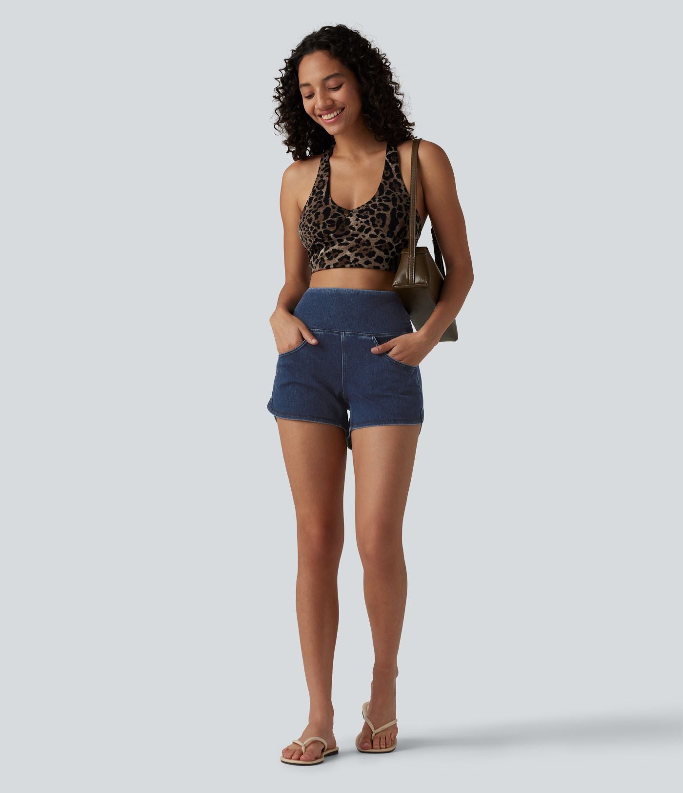 Halara Flex™ Short casual en jean skinny gainant taille haute à ourlet arrondi avec poches