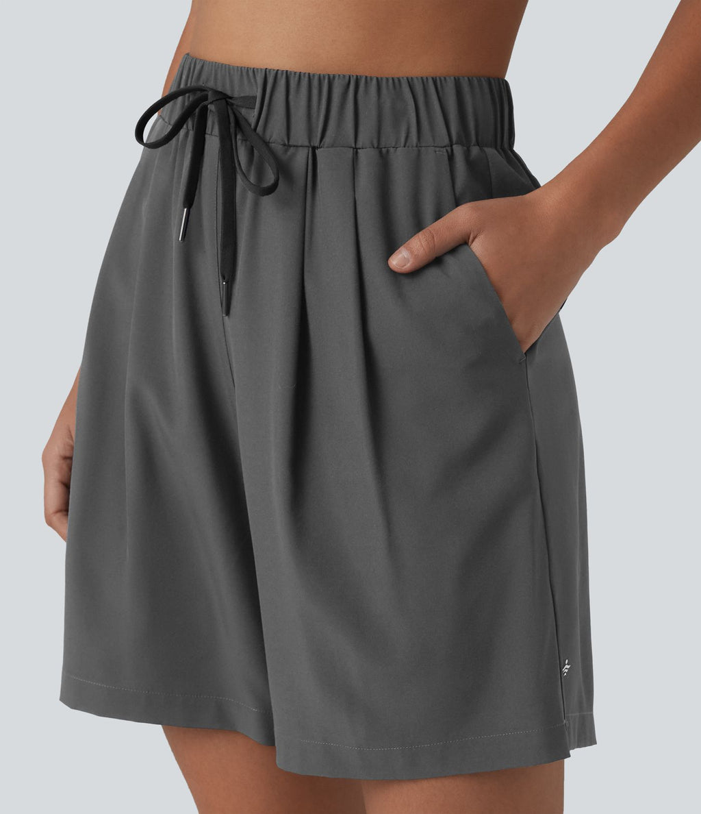 Short de yoga plissé taille haute avec ceinture élastique, cordon de serrage et poches 17,5 cm