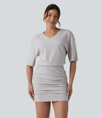Robe mini moulante décontractée en maille côtelée, col V, manches courtes, froncée