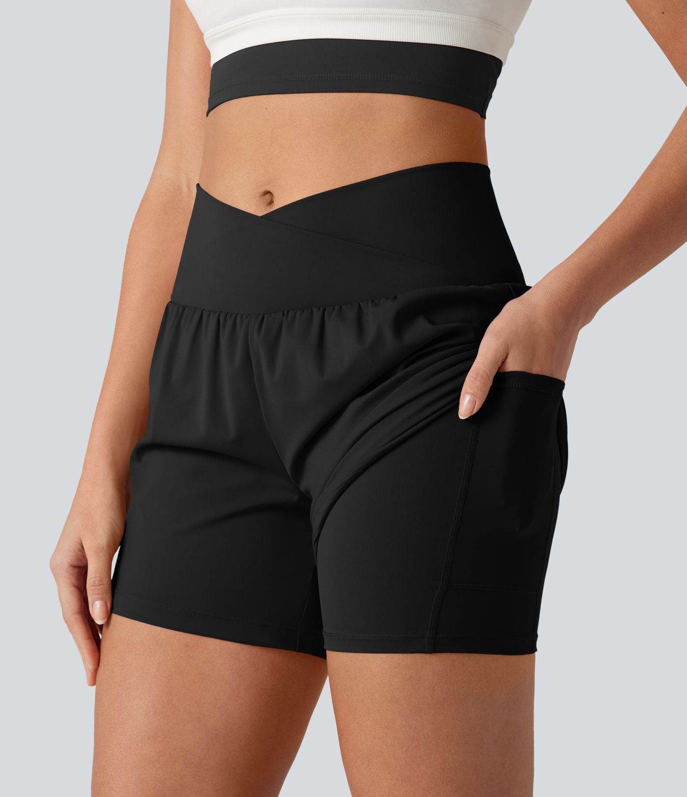 Short de yoga SoftlyZero™ Airy croisé taille haute 2-en-1 effet frais InstantCool 12,5 cm avec poches