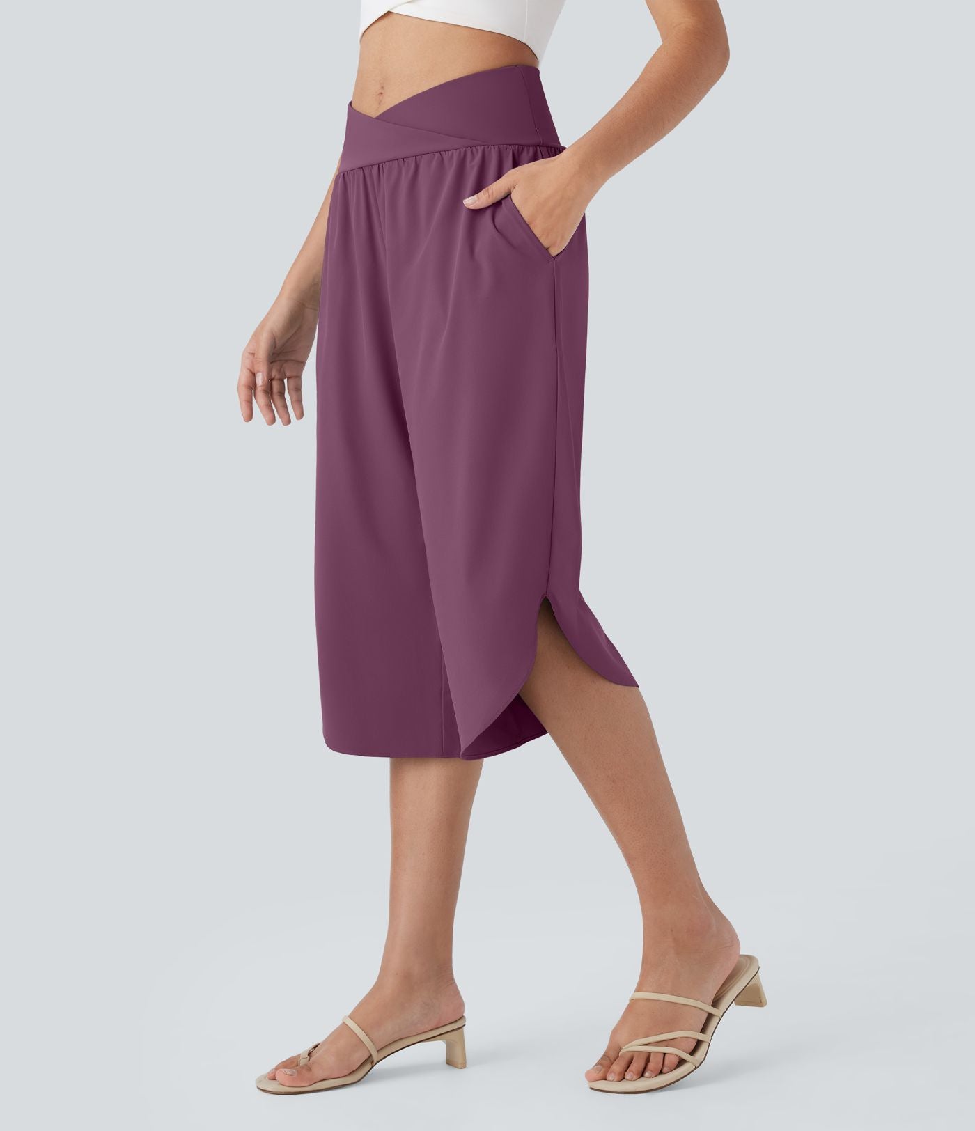 Pantalon capri de vacances Breezeful™ taille haute croisée avec poches latérales, fente et séchage rapide