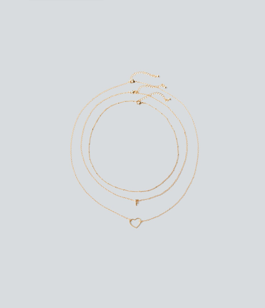Ensemble de colliers pendentifs lettre + cœur