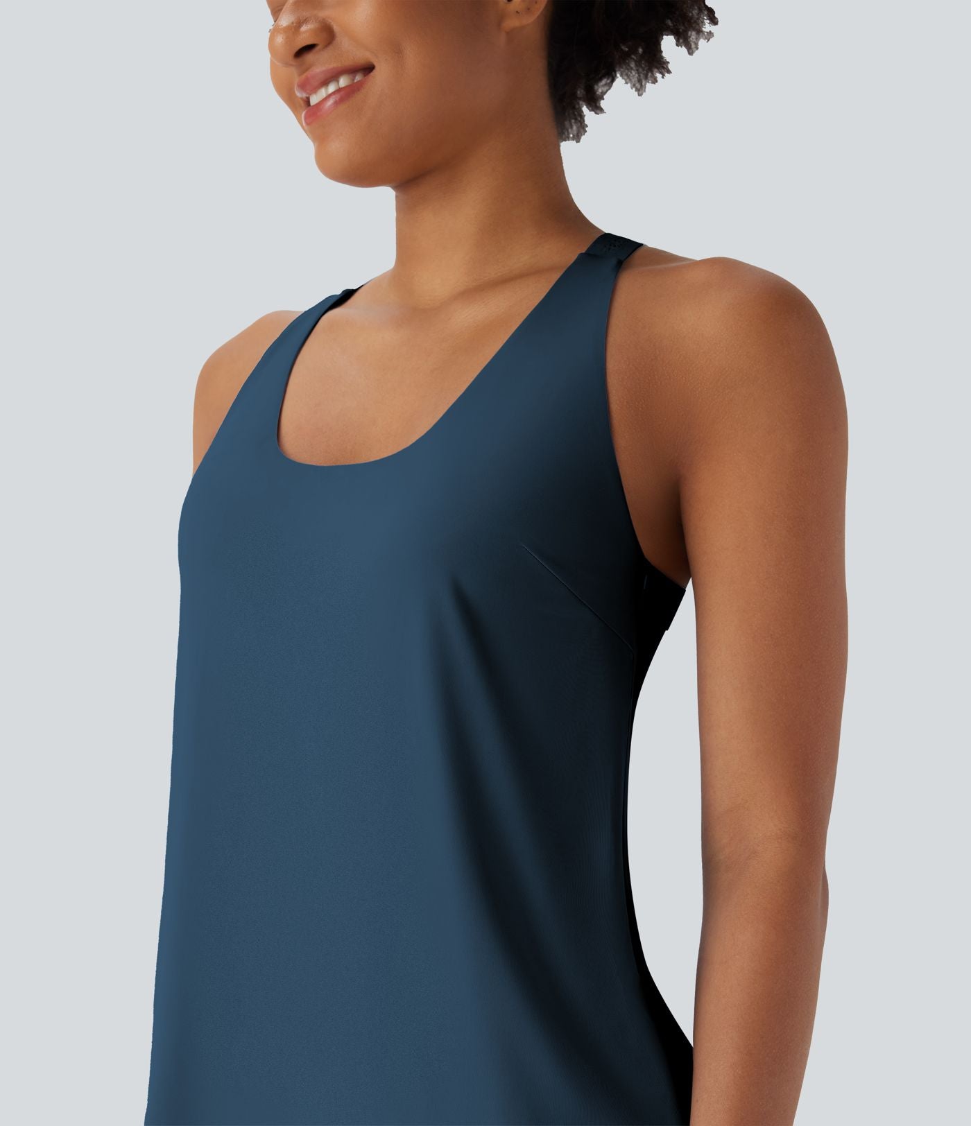 Débardeur yoga dos nu col U avec bretelles croisées, ourlet arrondi et effet frais InstantCool, protection solaire UPF50+