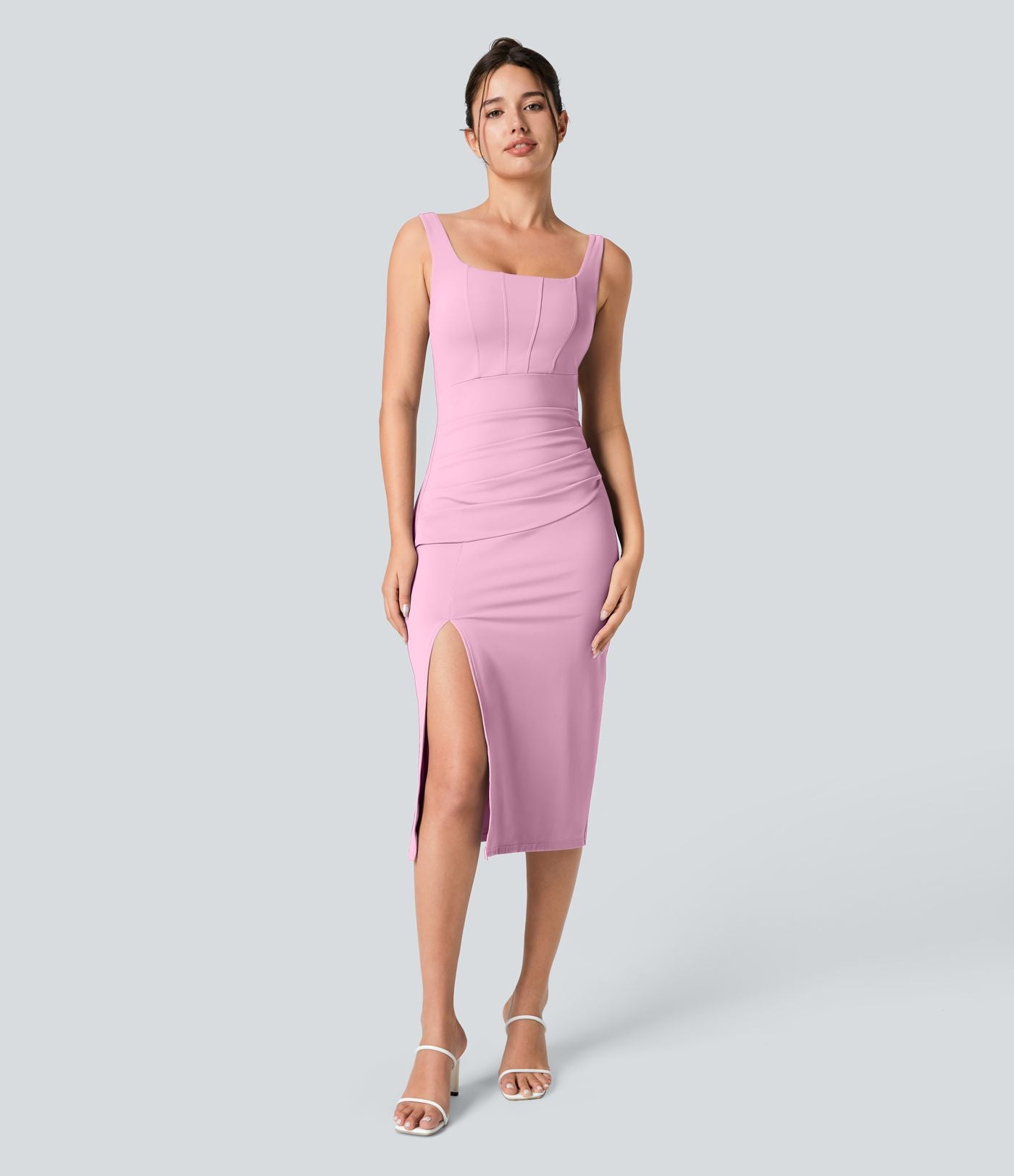 Robe corset midi moulante ruchée à encolure carrée, dos nu, brassière intégrée
