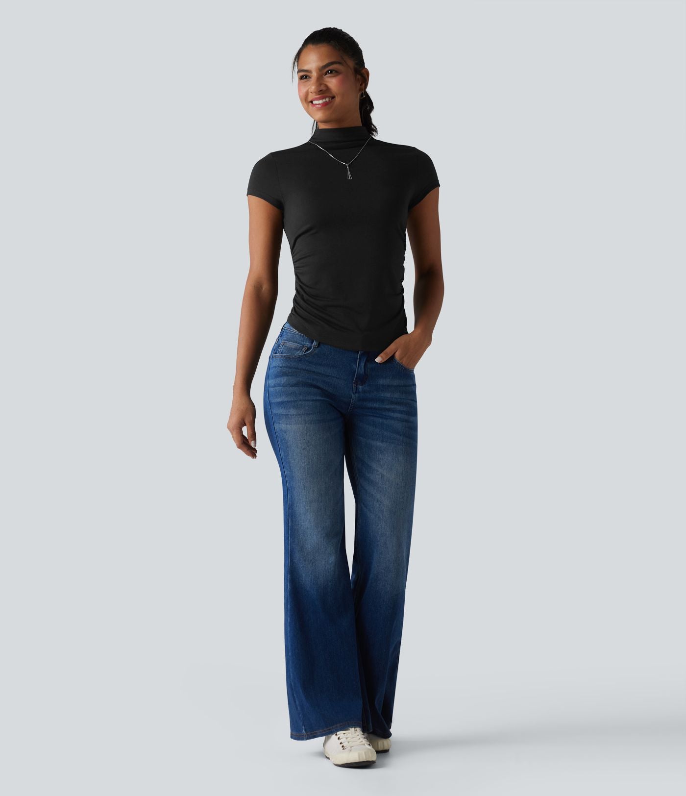 T-shirt casual froncé à col cheminée et manches courtes