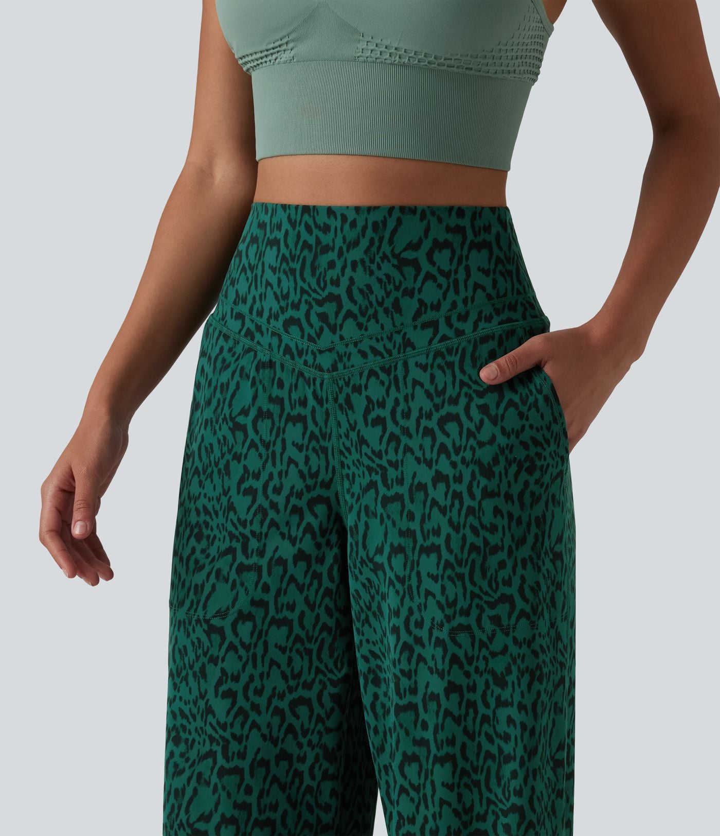 Pantalon de yoga jambes droites taille haute gainant imprimé léopard Halara UltraSculpt™ avec poches