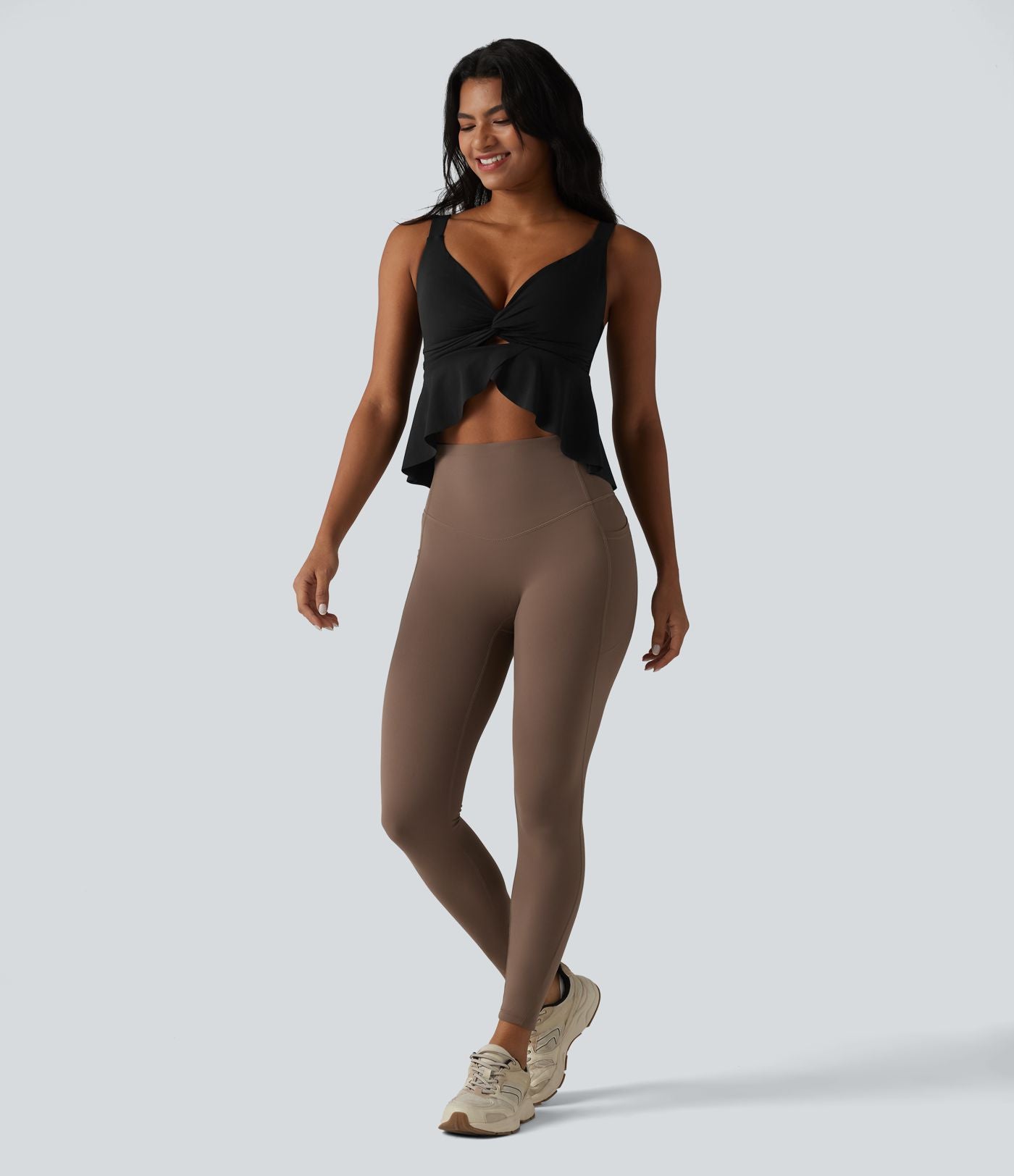 Halara UltraSculpt™ Débardeur de yoga col V push-up coussinets non amovibles ourlet à volants