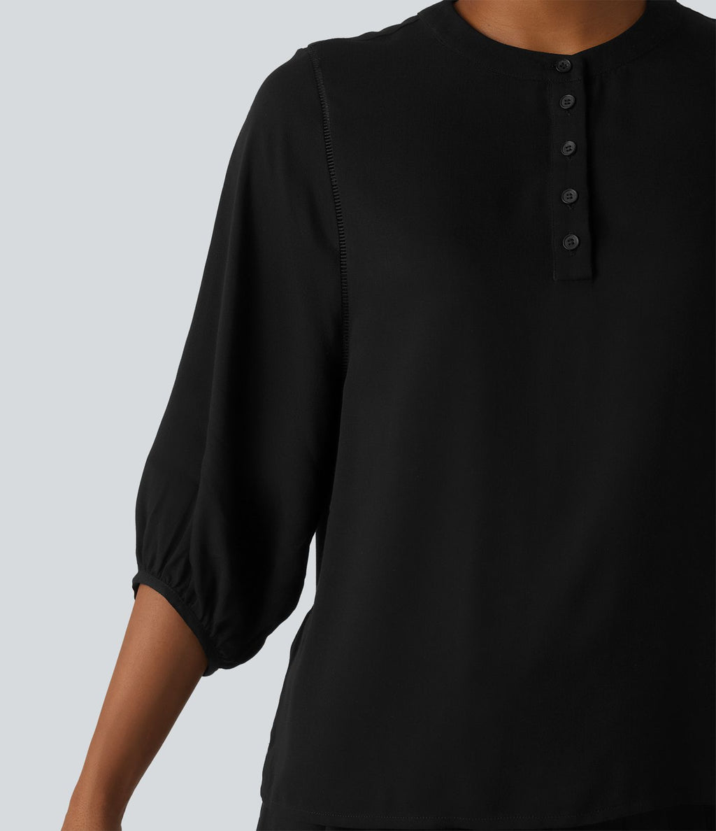 Blouse de villégiature à col Henley et manches 3/4, aspect lin.