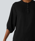 Blouse de villégiature à col Henley et manches 3/4, aspect lin.