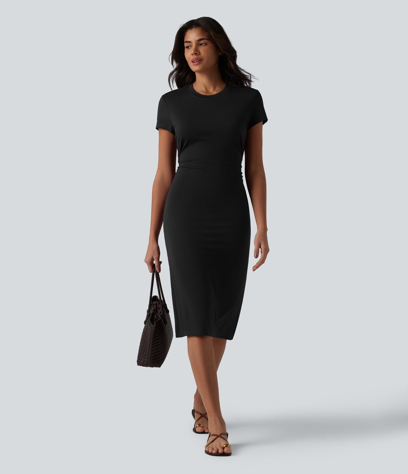 Robe casual mi-longue col rond à manches courtes avec découpe