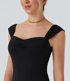 Robe moulante mi-longue décolleté cœur