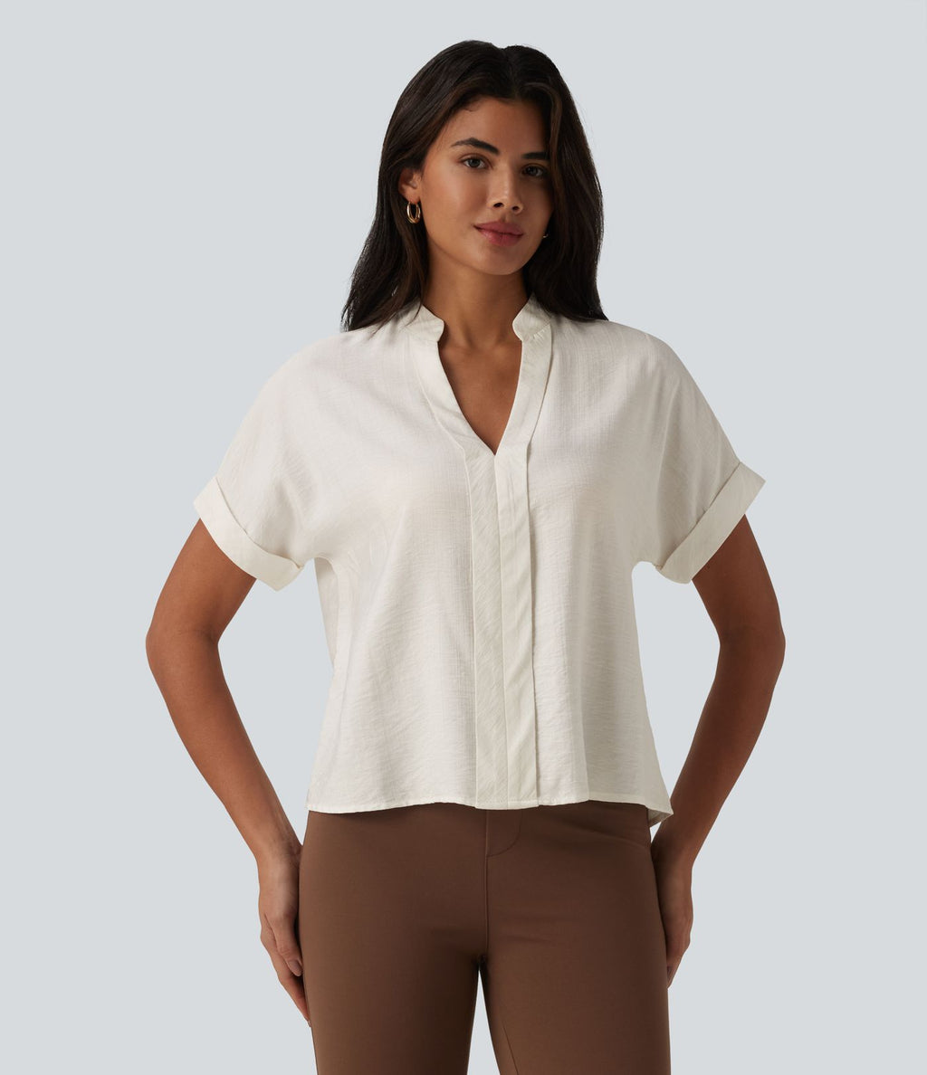 Chemise col V manches courtes aspect lin pour le bureau