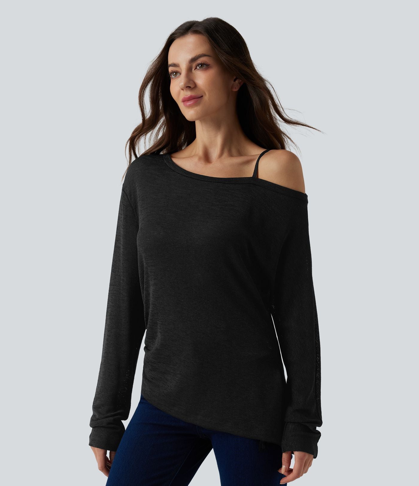 T-shirt décontracté semi-transparent une épaule dénudée à manches longues et ourlet asymétrique