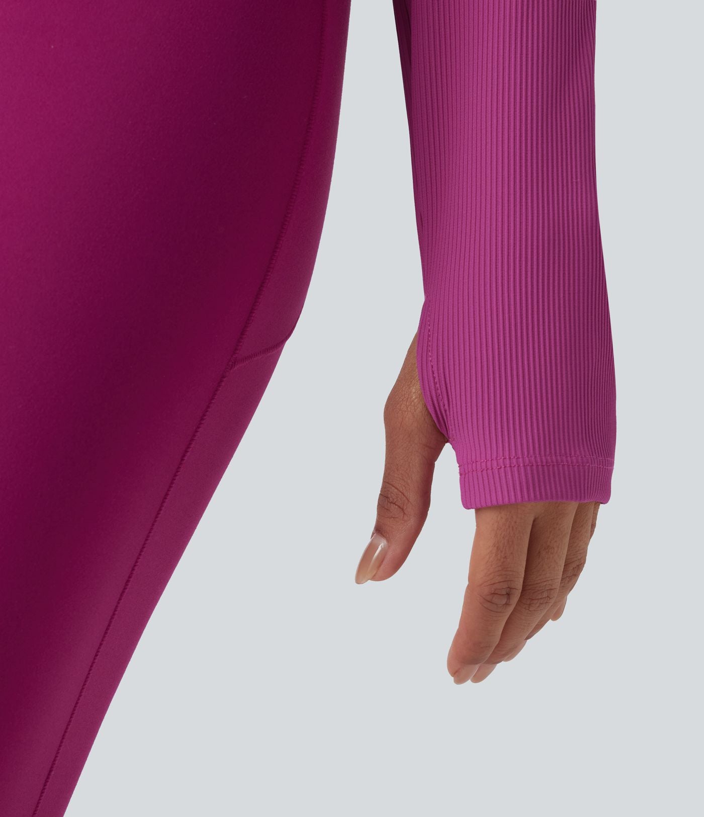 Haut de yoga côtelé push-up à col carré, manches longues et trous pour les pouces - Bonnets E-G