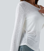 T-shirt décontracté semi-transparent une épaule dénudée à manches longues et ourlet asymétrique
