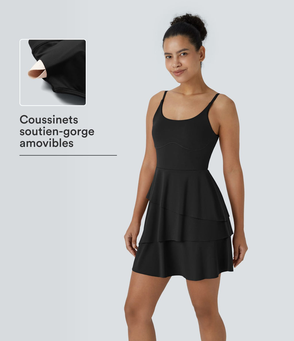 Robe de sport mini SoftlyZero™ Airy à effet frais InstantCool 2-en-1 avec volants superposés et dos nu avec poches